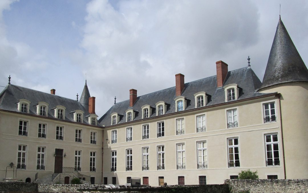 Huisseau-Sur-Mauves Chateau